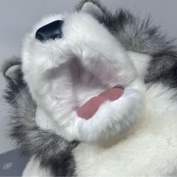 Folkmanis 15” Plush Gray Timber Wolf Hand Puppet - Picture 13 of 14